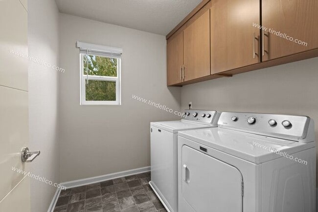 Building Photo - Modern 3-Bedroom Home with Spacious Bonus Room in Desirable Happy Valley!
