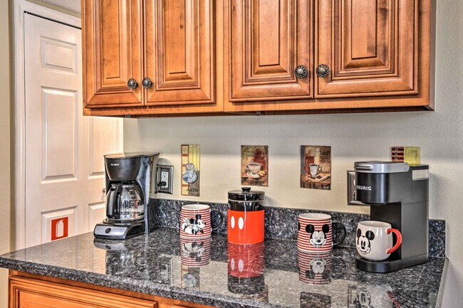 Building Photo - 407 Samuel St