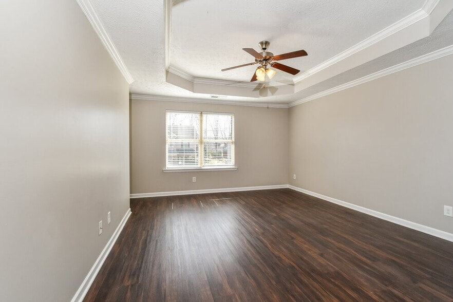 Building Photo - 6465 Paddington Way