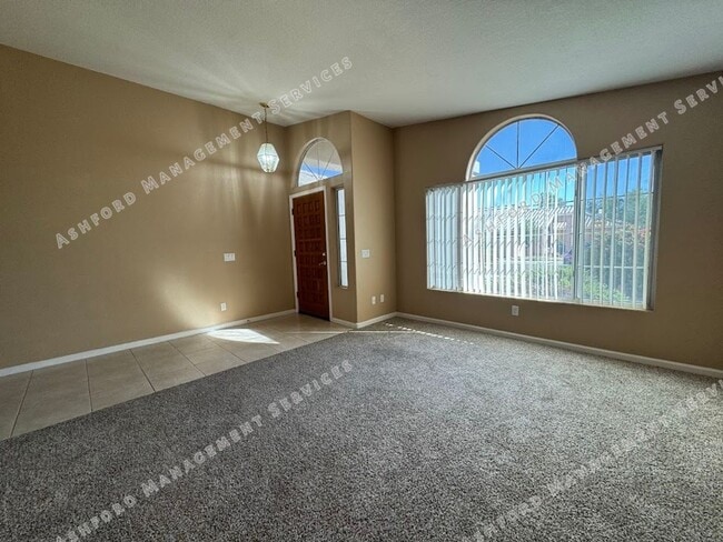 Building Photo - Beautiful Single-Story 3BR Home with Priva...