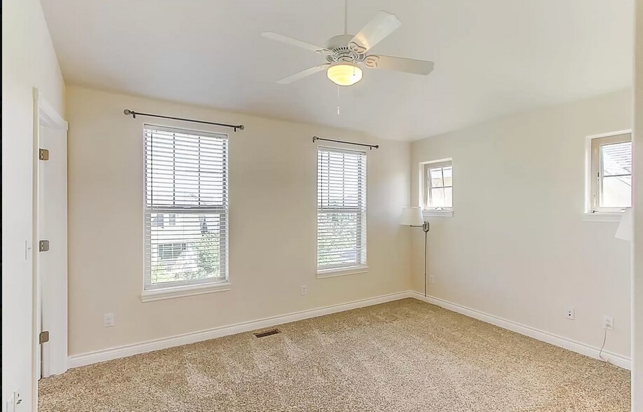 Building Photo - 2615 Elmira St