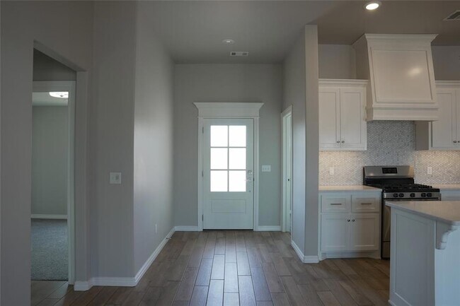 Building Photo - 5216 Bing Cir