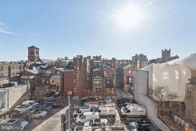 Building Photo - 237 S 18th St