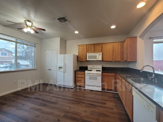 Building Photo - 8233 Windmill Oaks Pl