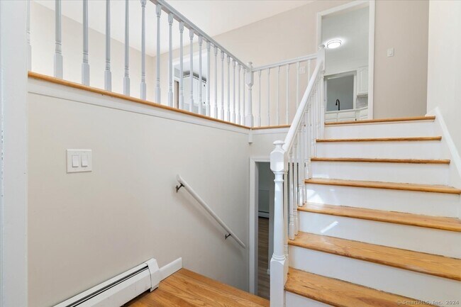 Building Photo - 3 Alscot Dr