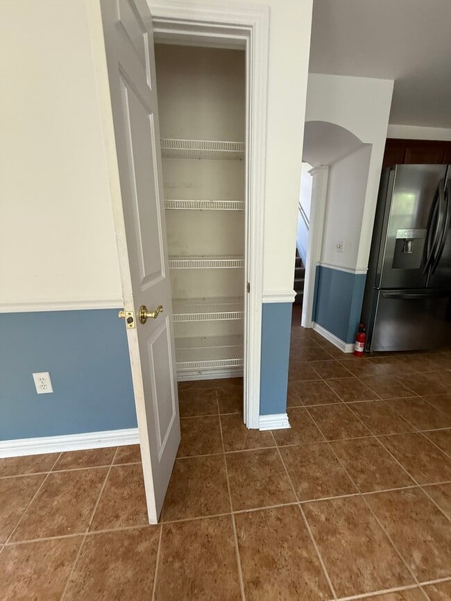 Building Photo - SIngle Family