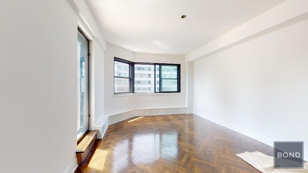 Building Photo - 219 E 69th St