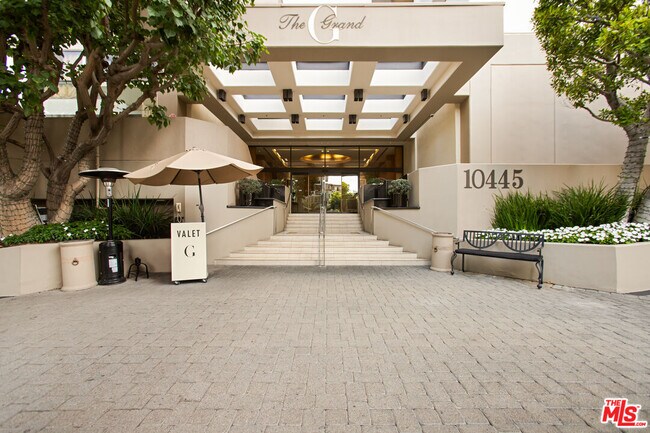 Building Photo - 10445 Wilshire Blvd