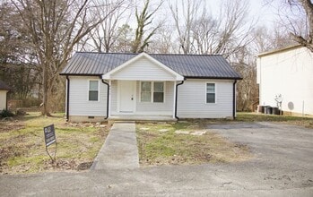 Building Photo - 2017 Central St NW