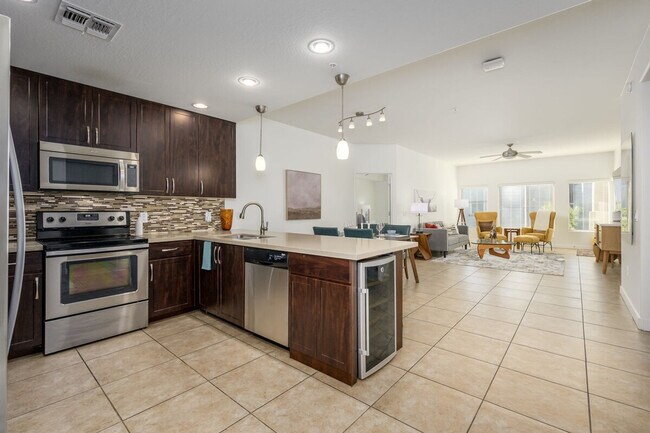 Building Photo - 5450 E Deer Valley Dr