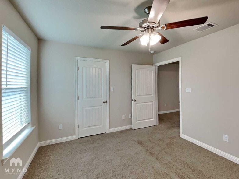 Building Photo - 730 Rolling Terrace Cir