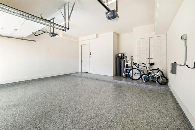 Building Photo - 306 Cartwheel Bend