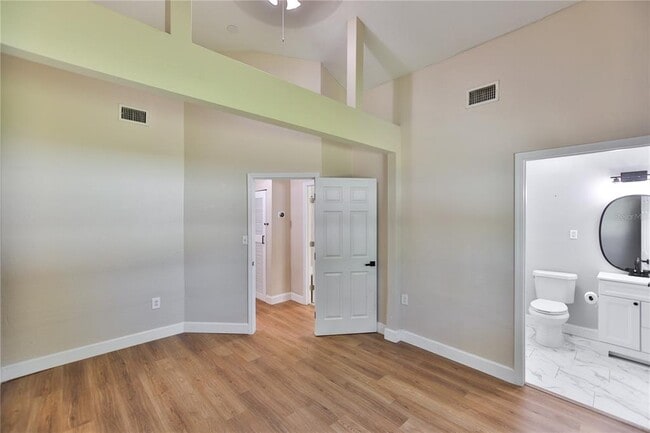 Building Photo - 453 41st Ave S