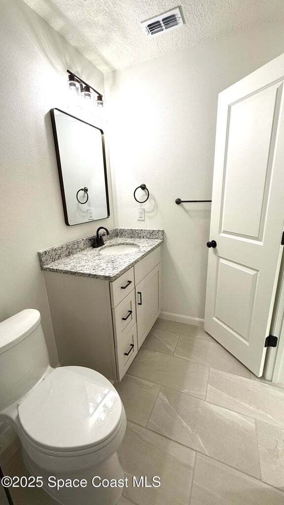 Building Photo - 104 Cherry St