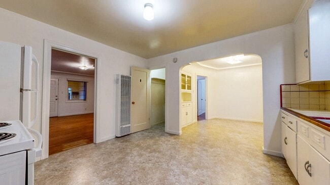 Building Photo - PURE Property Management -  Charming 2BR/1...