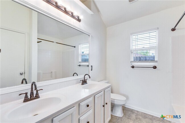 Building Photo - 1103 Madison