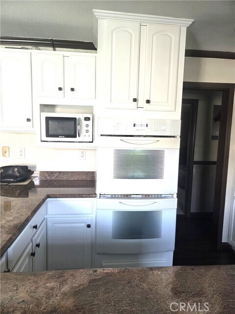 Building Photo - 7704 Lotus Cir