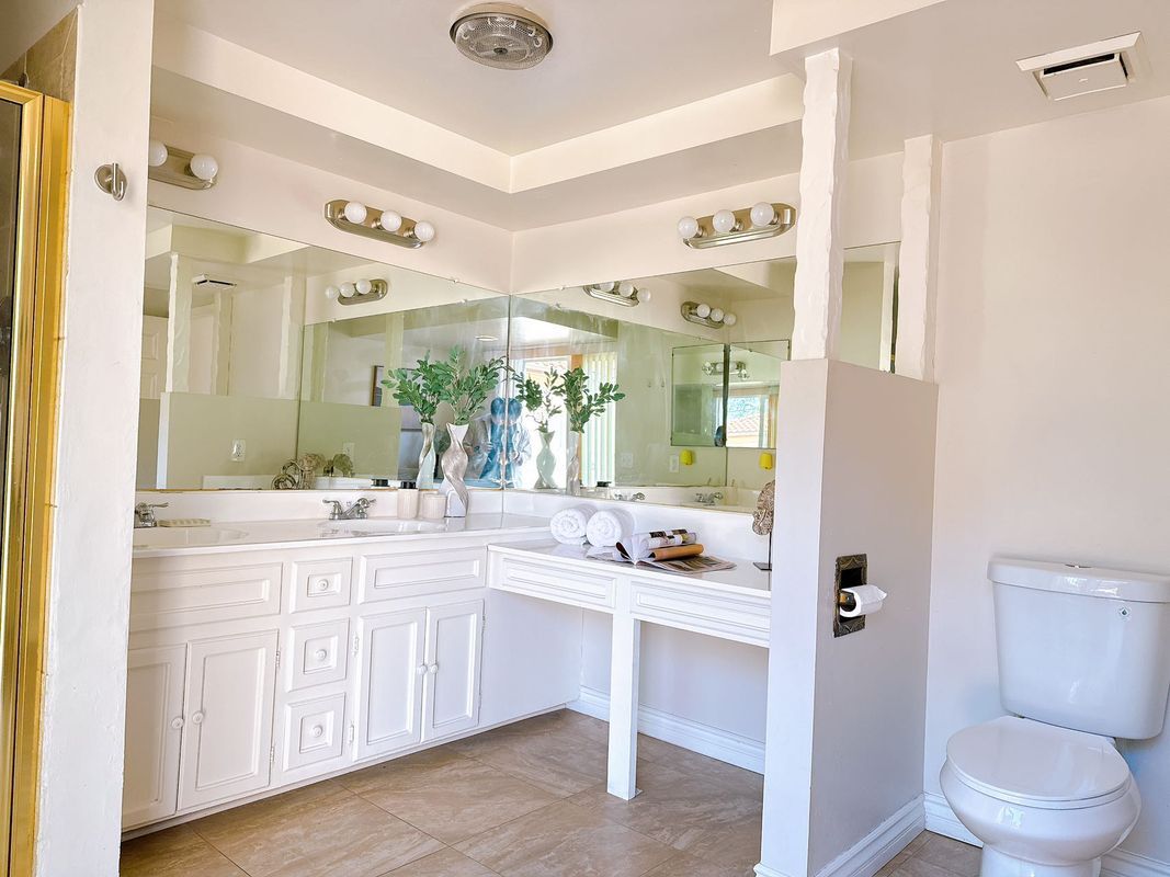 Building Photo - 2830 Winthrop Ave