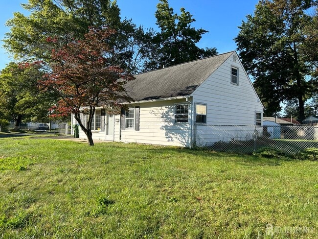 Building Photo - 3 Stiles Rd