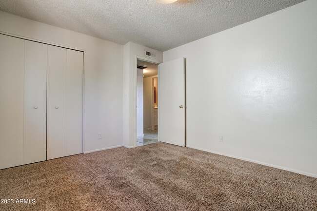 Building Photo - 7850 E Glenrosa Ave
