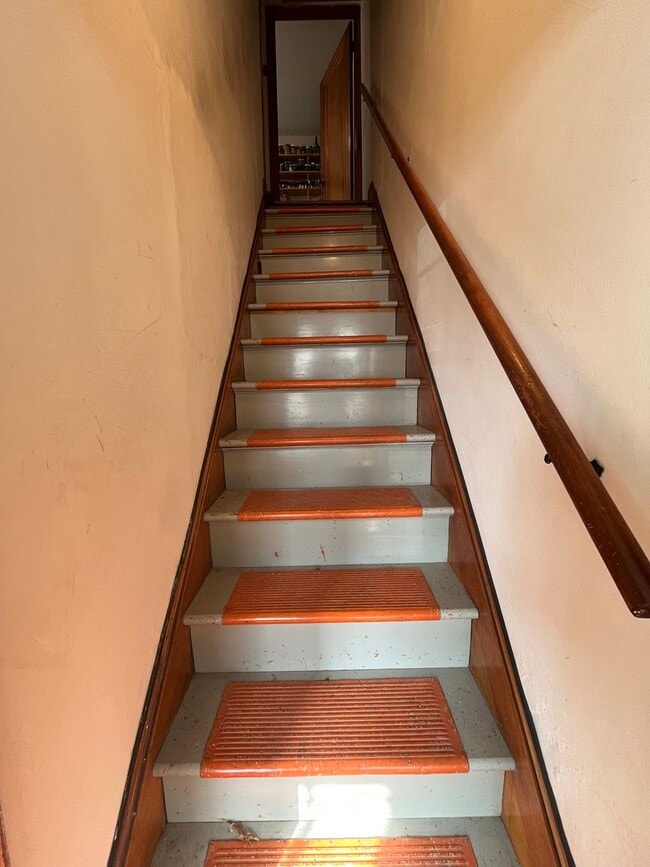 Building Photo - 1330 Selby Ave