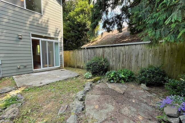 Building Photo - Lovely Concordia Home with Washer/Dryer, A...