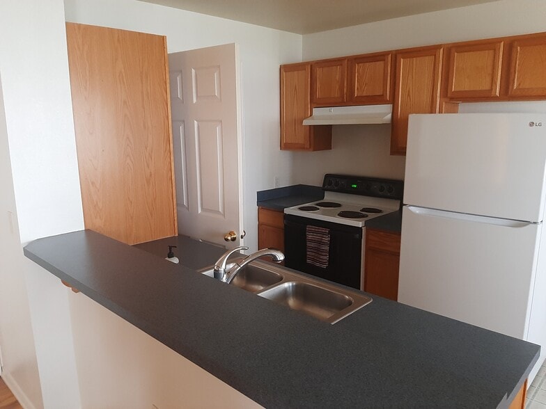 Building Photo - 5835 W Clearview Ln