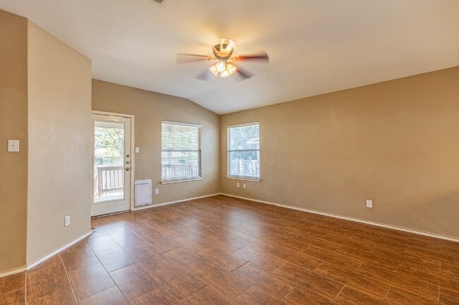 Building Photo - 8914 Walnut Springs