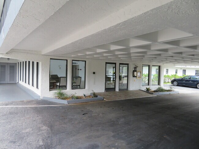 Building Photo - 9233 SW 8th St