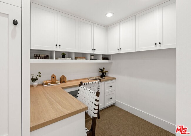 Building Photo - 1330 N Wetherly Dr