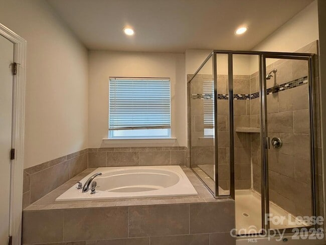 Building Photo - 1722 Spears Dr NW