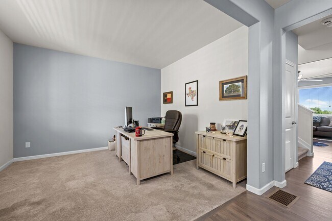 Building Photo - 15411 Village Cir E