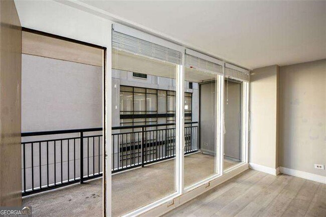 Building Photo - 620 Peachtree St NE