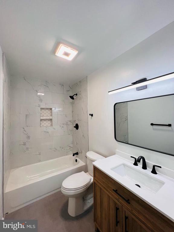 Building Photo - 246 Fir Tree Ct