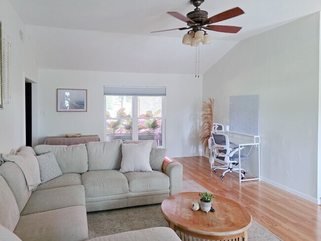 Building Photo - 4305 Temple Hill