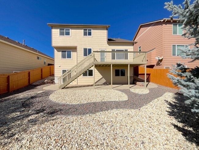 Building Photo - 4 Bedroom Home Available Near Barnes Rd & ...