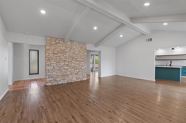 Building Photo - 104 Timpanagos Dr
