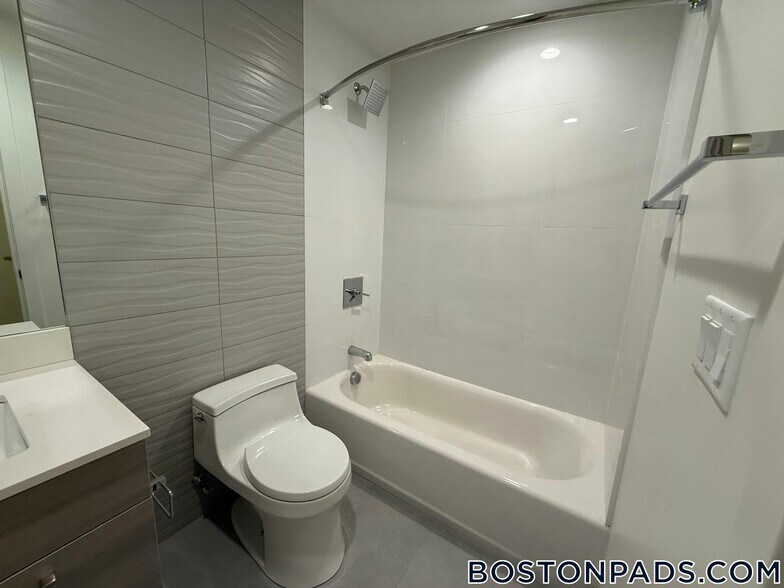 Building Photo - 1079 Commonwealth Ave