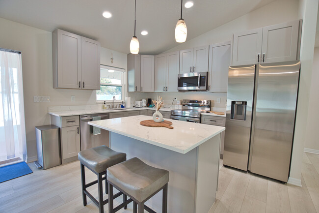 Building Photo - 3887 Hawkeye Cir