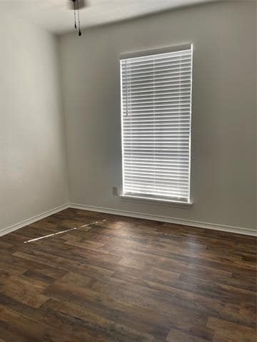 Building Photo - 2302 Mercedes Rd