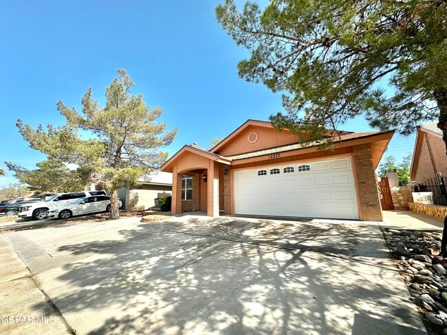 Building Photo - 12277 Red Sun Dr