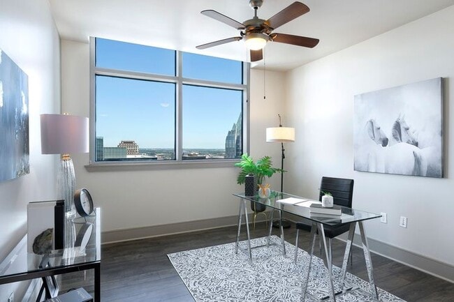 Building Photo - 102 Colorado St