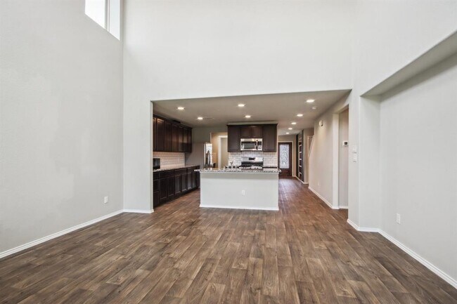 Building Photo - 8414 Aster Gln Wy