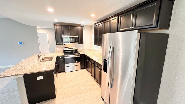 Building Photo - BEAUTIFUL 3/2 w/ office HOME in Deltona!