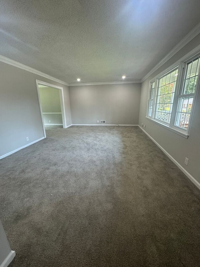 Building Photo - Available NOW in Hammond Hills!!!