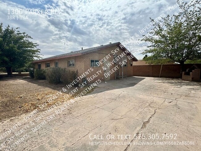 Building Photo - 1300 Parker Rd