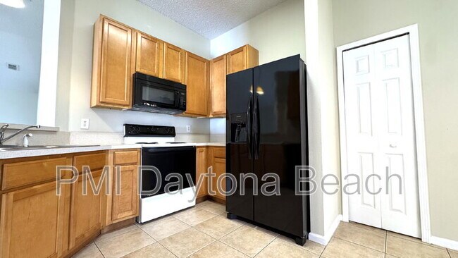 Building Photo - 112 Karas Trail