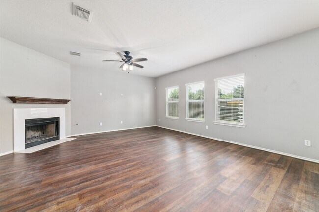 Building Photo - 9823 Lynette Falls Dr