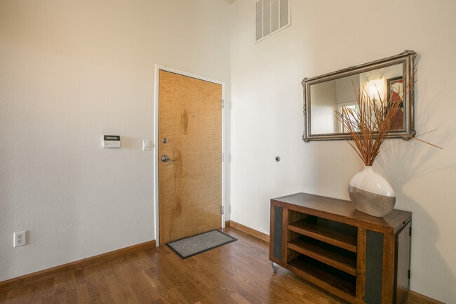 Building Photo - 401 Central Ave NE