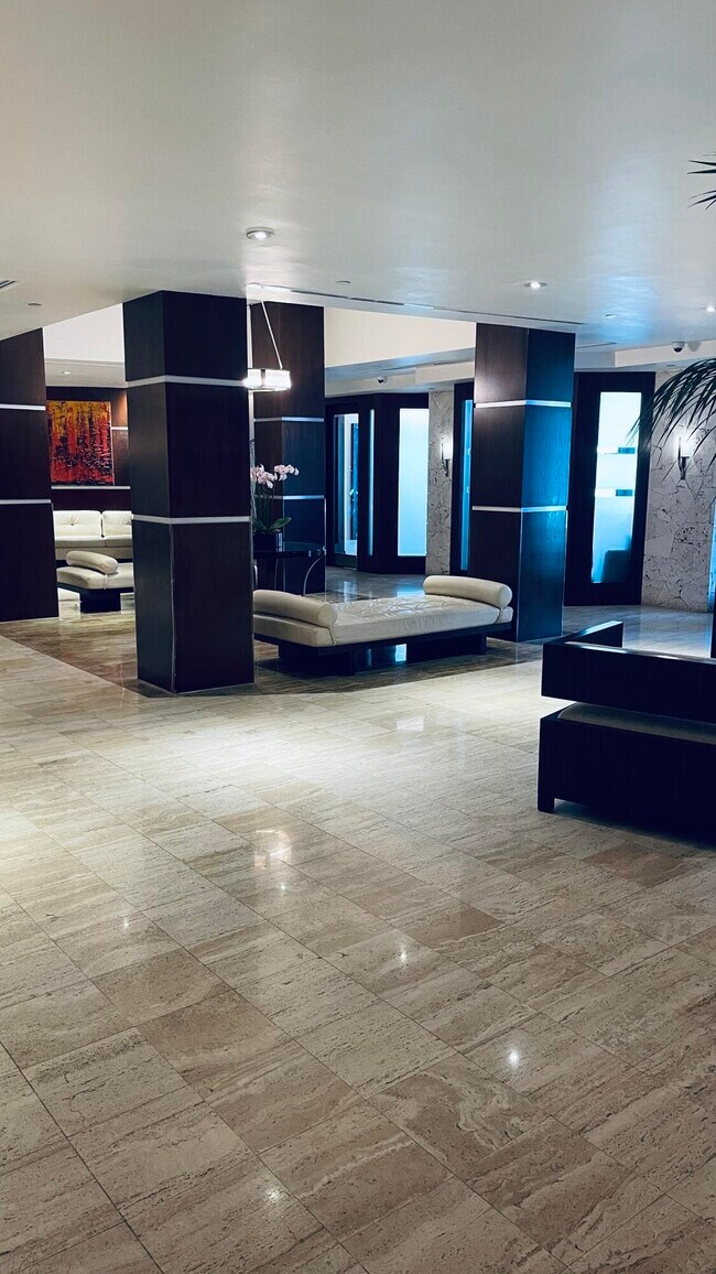 Building Photo - 2451 Brickell Ave